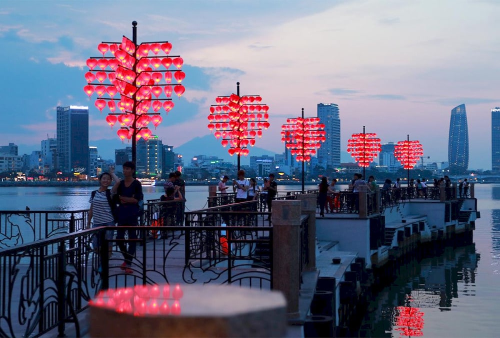 The heart-shaped lanterns glow when night falls